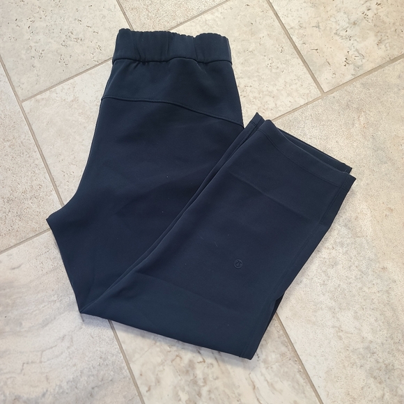 Lululemon On The Fly Navy Pants - Picture 7 of 9